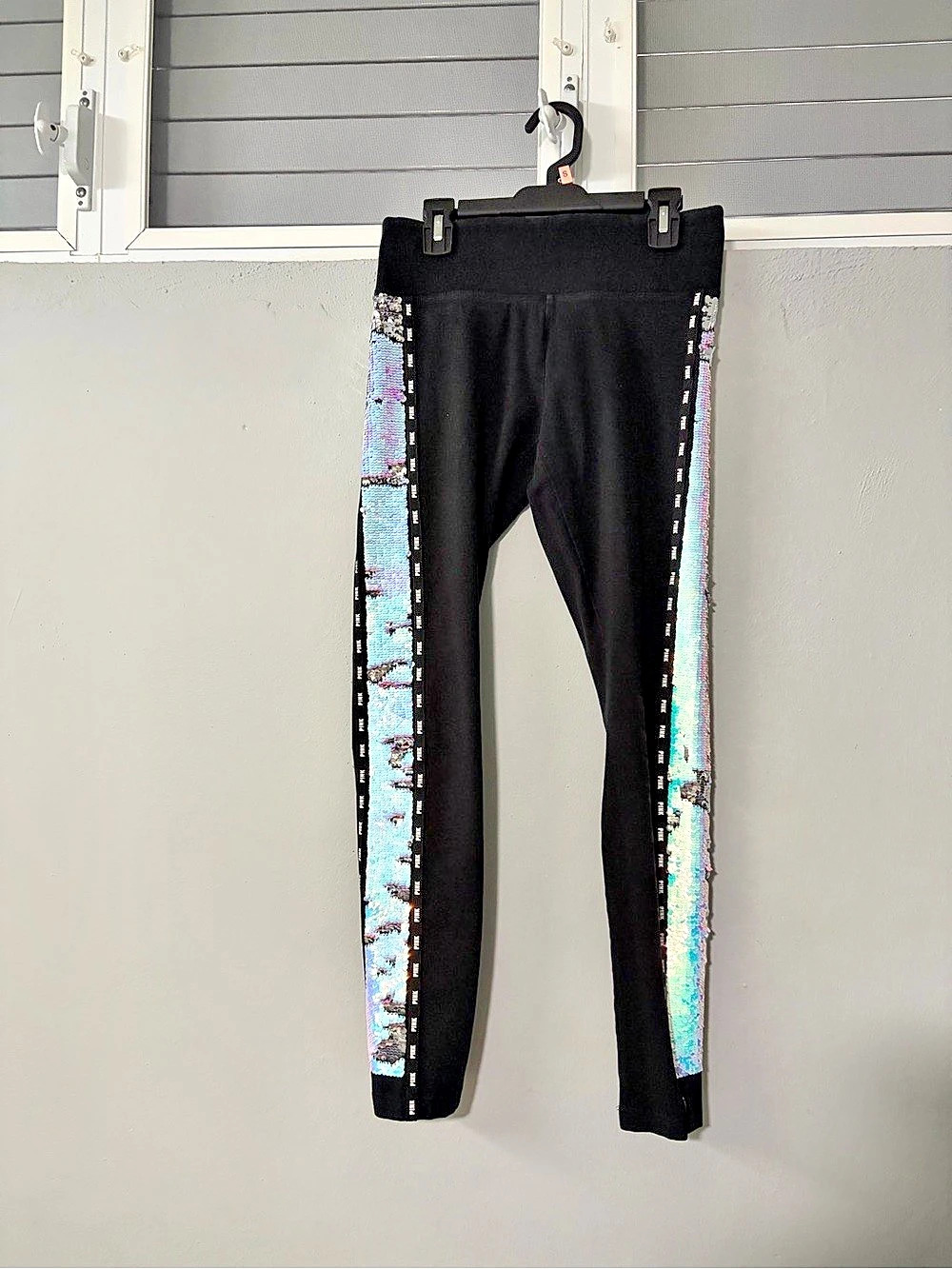 PINK Victorias Secret Yoga Sequin Side Panel leggings